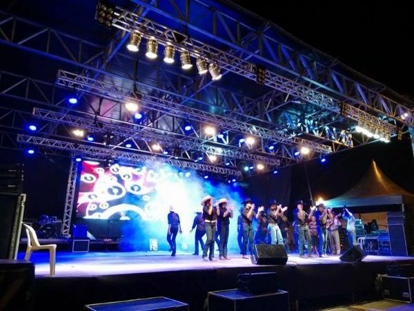 Catireiros do Araguaia atraem grande público ao palco de apresentações da FIT