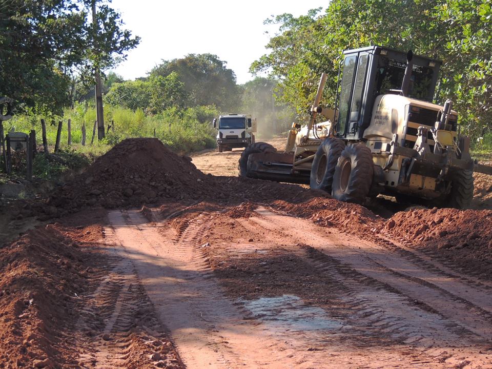 Continua a recuperação de estradas na zona rural de Barra do Garças