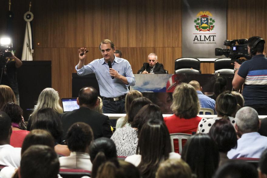 Discussão da escola ciclada em Barra supera expectativas e deputado quer formatar documento final