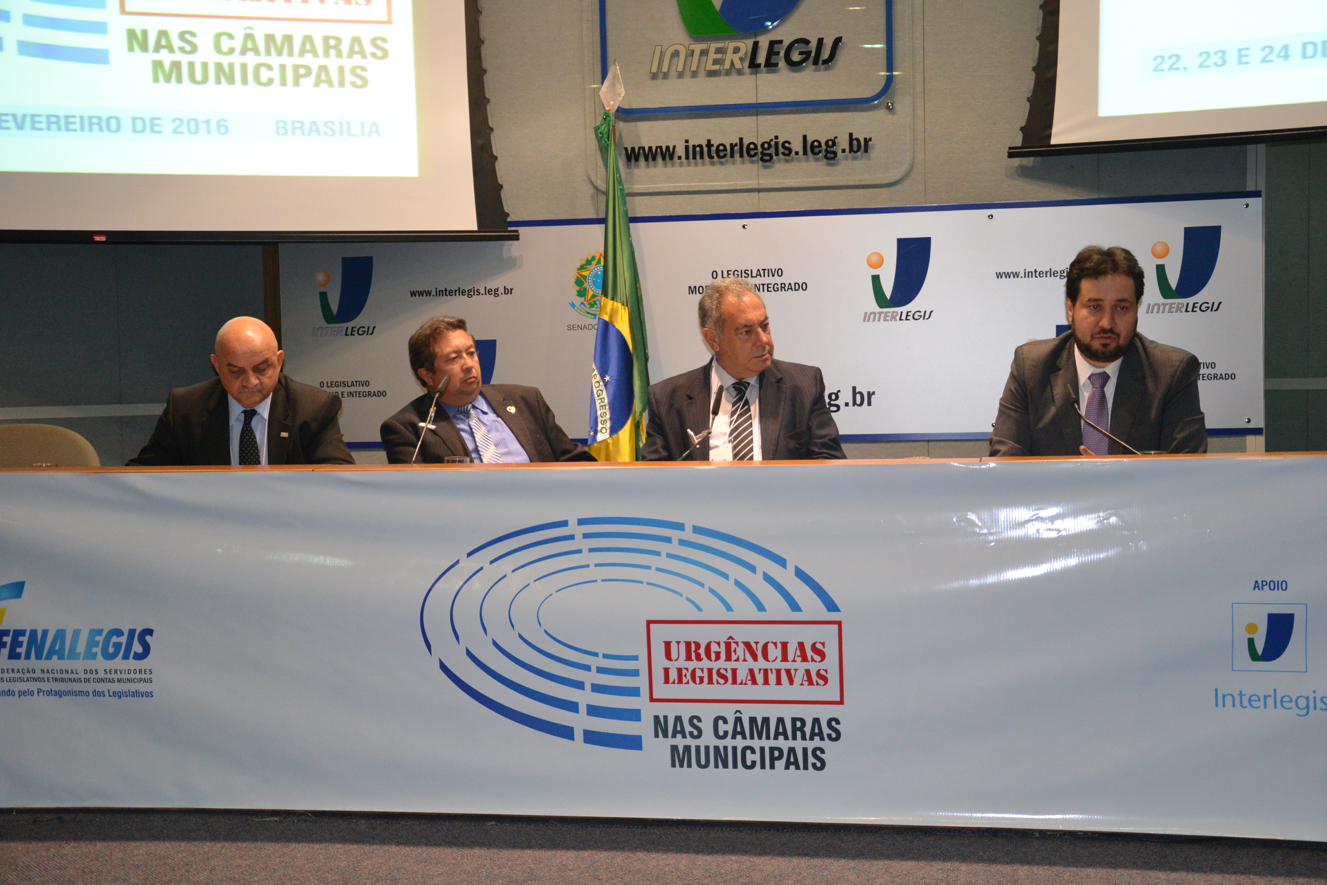 Em tempos de crise política, câmaras municipais precisam “aparecer mais” 