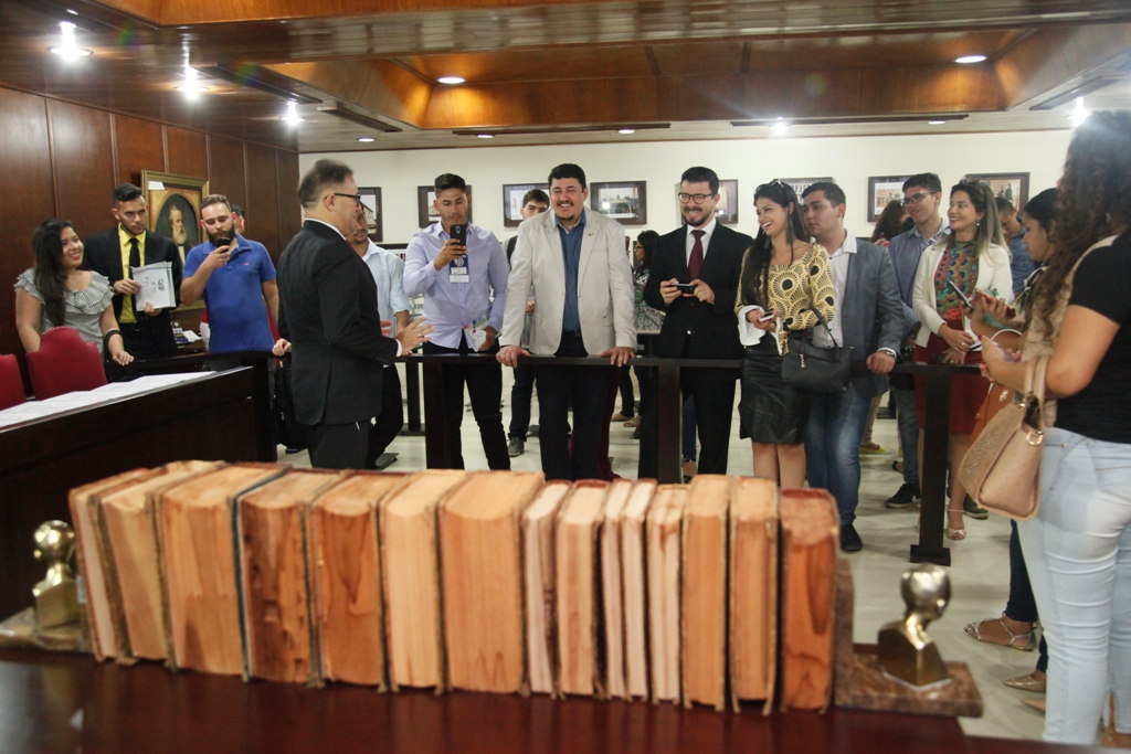 Estudantes de Barra do Garças visitam o TJ