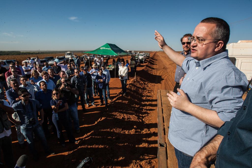 Governador inaugura e lança obras em 12 municípios nesta semana