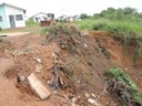 Prefeitura faz reparos para conter erosão no Nova Barra do Garças, Caixa e construtora serão acionadas