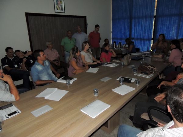 Prefeituras discutem saúde na região Garças-Araguaia
