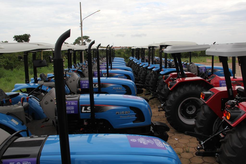 Seaf entrega R$ 4 milhões em equipamentos para agricultura familiar nesta sexta