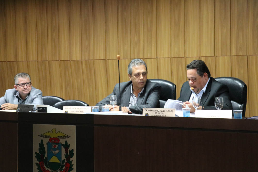 Câmara realiza 18ª sessão e vereadores aprovam LDO