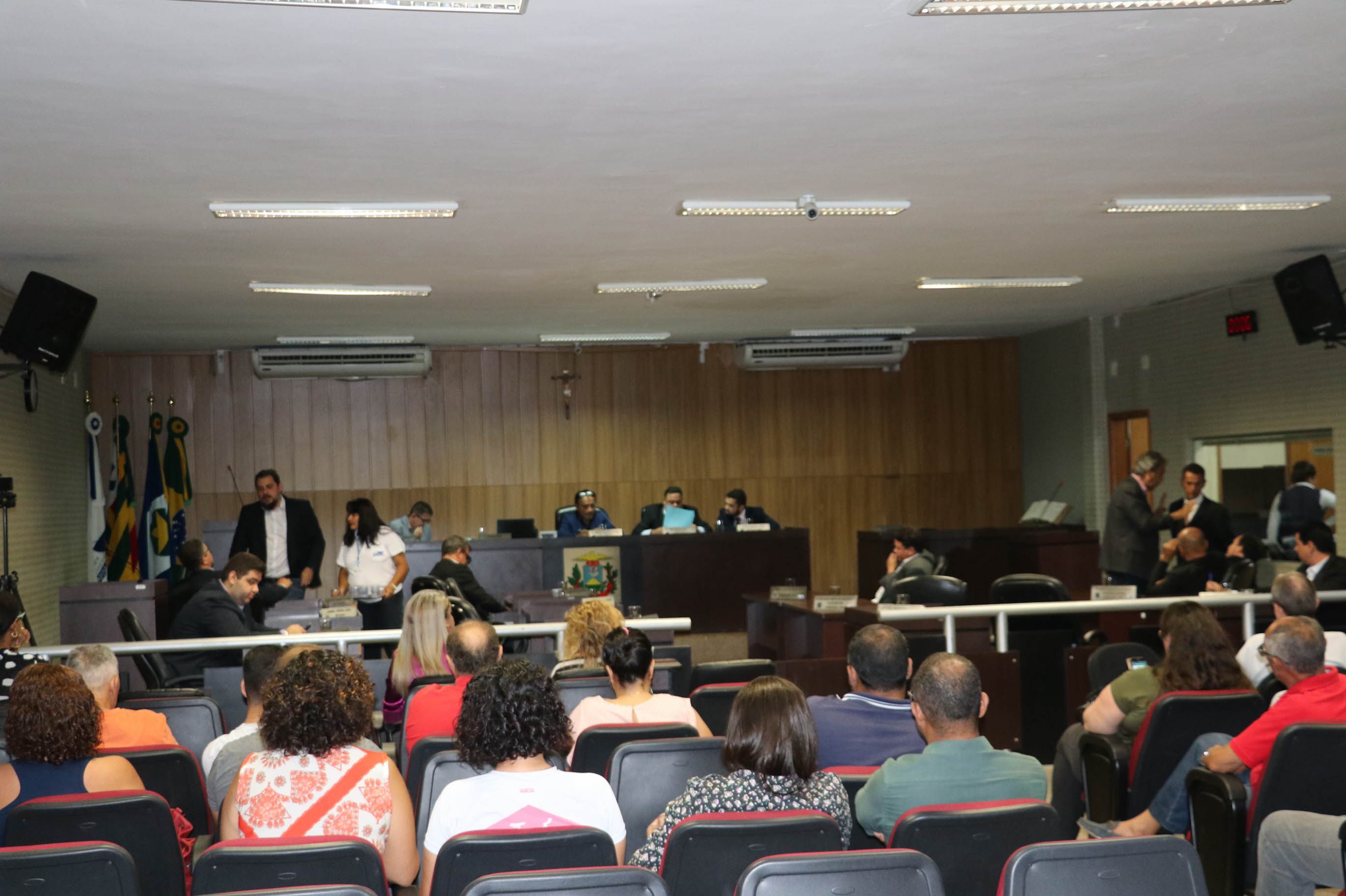 Câmara realiza sessão e vereadores aprovam contas de 2017 do prefeito de Barra do Garças
