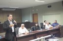 Depois de sucatear iluminação pública, prefeitura quer privatizar serviço Depois de sucatear iluminação pública, prefeitura quer privatizar serviço