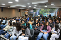 Estudantes lotam plenário da Câmara Municipal na abertura da semana do primeiro emprego