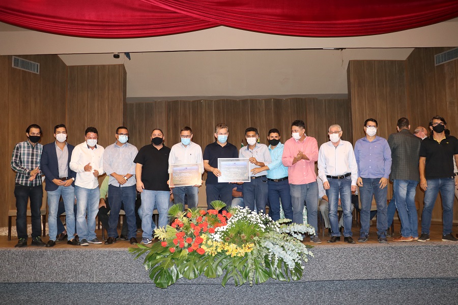 Governador visita Barra do Garças e recebe título de cidadão Barra-garcense