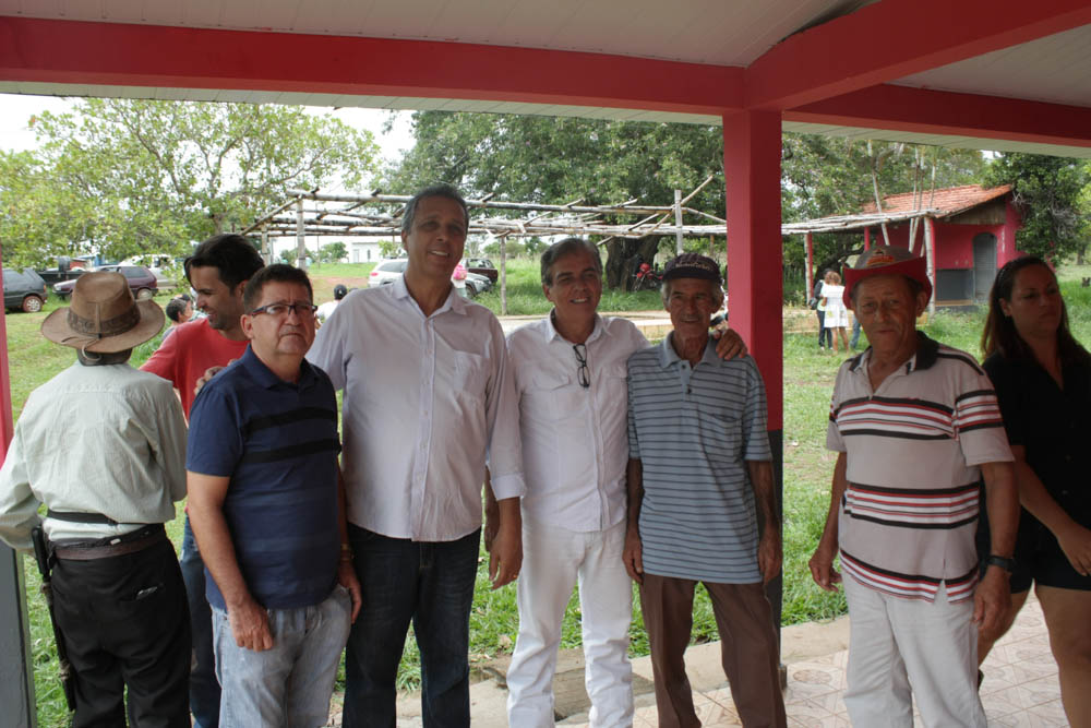 Miguelão e Pebinha fiscalizam reforma das estradas vicinais do Serra Verde