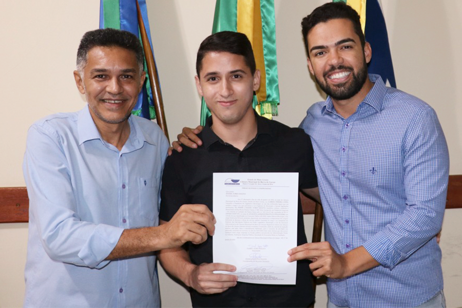 Presidente da Câmara Zé Gota empossa candidato aprovado no concurso público