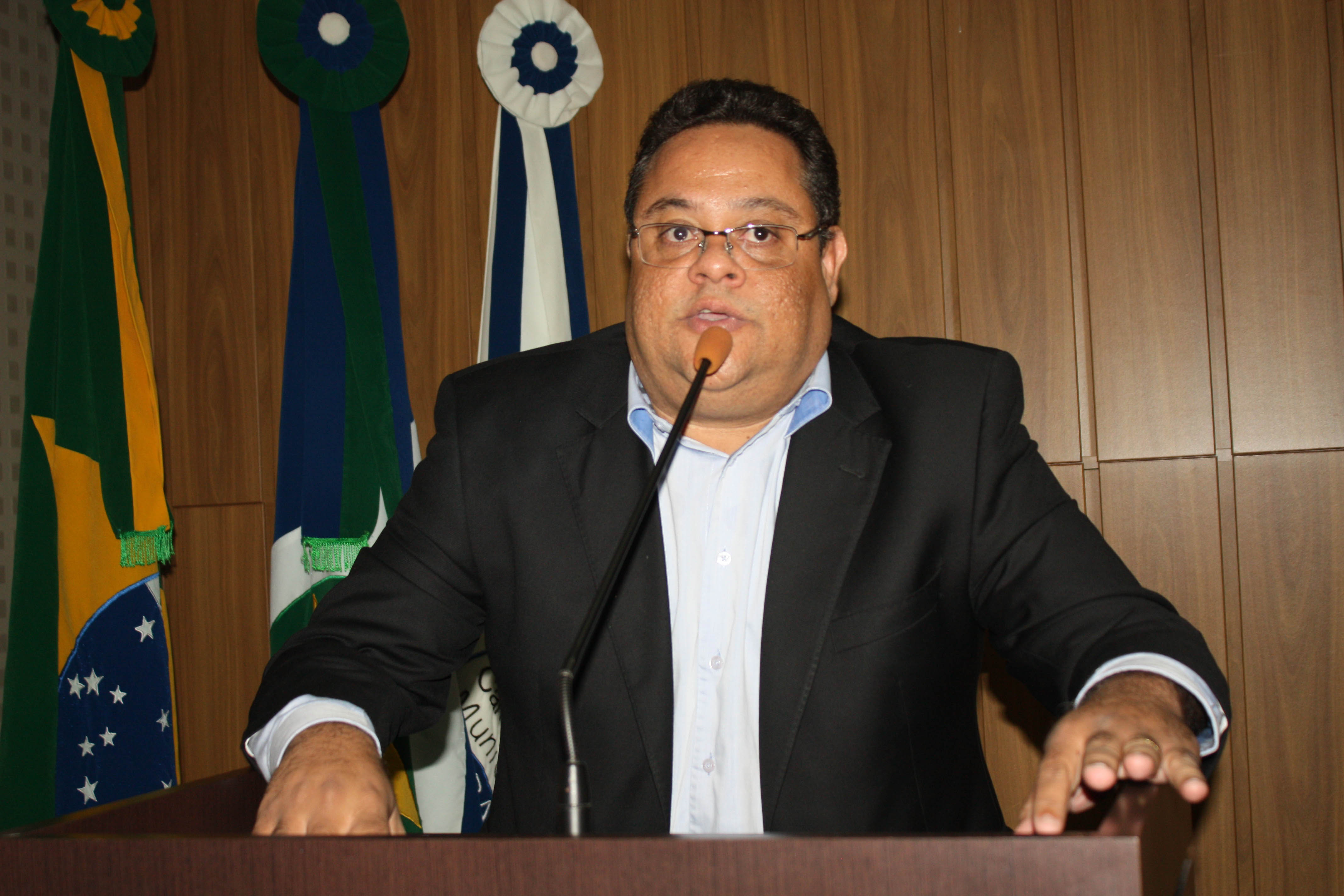 Projeto de lei acaba com vagas exclusivas para hotéis e farmácias