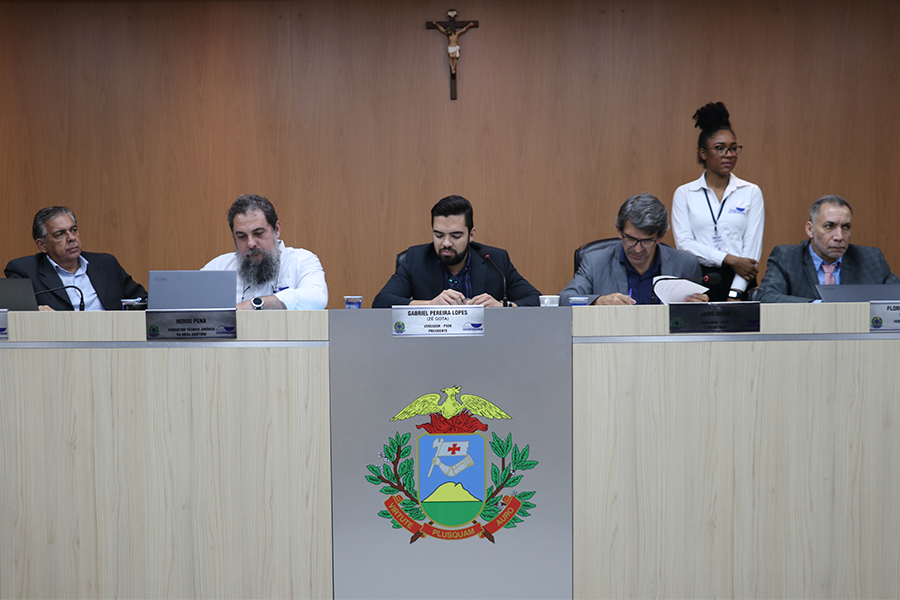 Vereadores aprovam projeto que autoriza o poder público a receber a doação de remédios em desuso