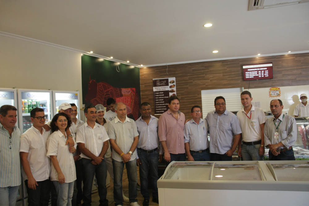 Vereadores prestigiam inauguração da Mazetto Boutique de Carnes