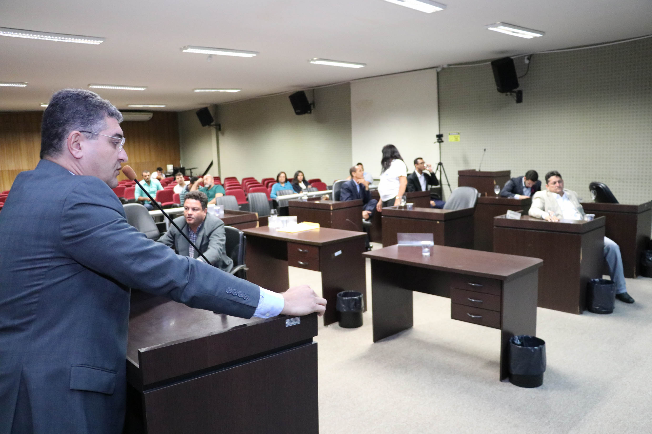 Vereadores prometem trancar pauta caso alagamentos do Bairro Nova Barra não sejam solucionados