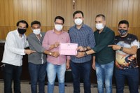 Vereadores recebem visita do Deputado Estadual Thiago Silva