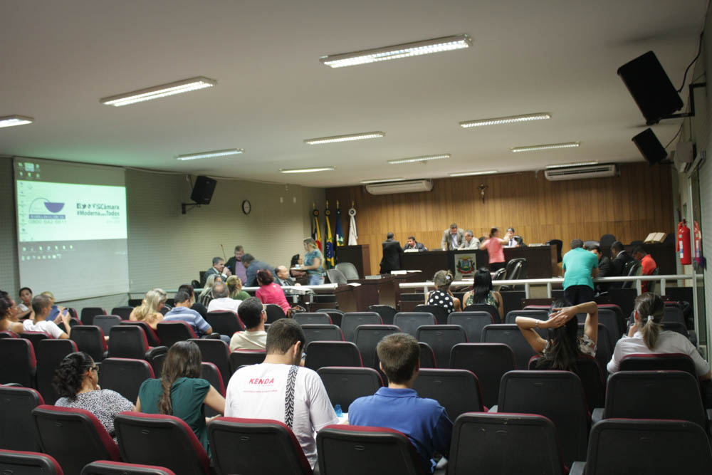 Vereadores referendam decreto que reajusta tarifa de ônibus